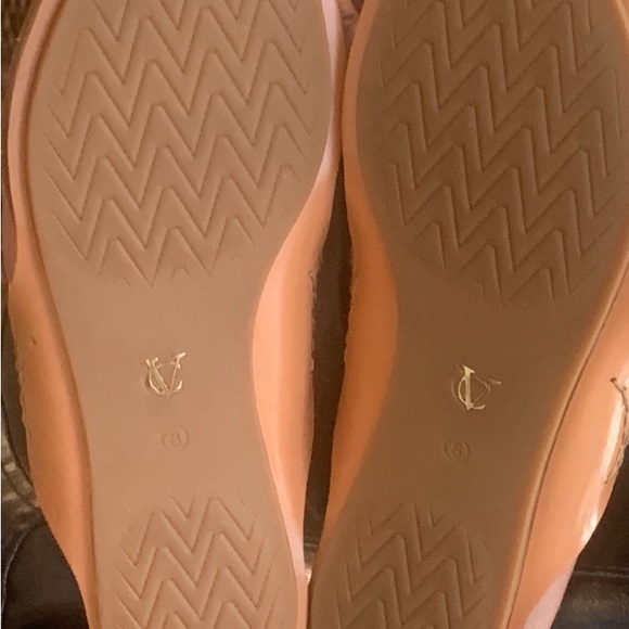 Ladies beautiful Vince Camuto Sandals - Picture 3 of 6